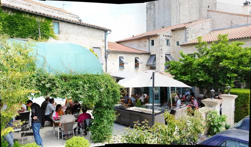 Logis Hostellerie de l'Abbaye : Hotel proche de Blanzay-sur-Boutonne