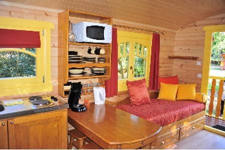 Les Roulottes du Petit Gouffre de Padirac : Chambres d'hotes/B&B proche de Loubressac