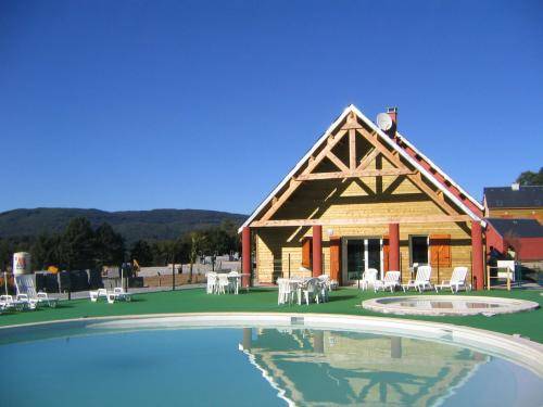Le Domaine Des Sources : Appartement proche de Viane
