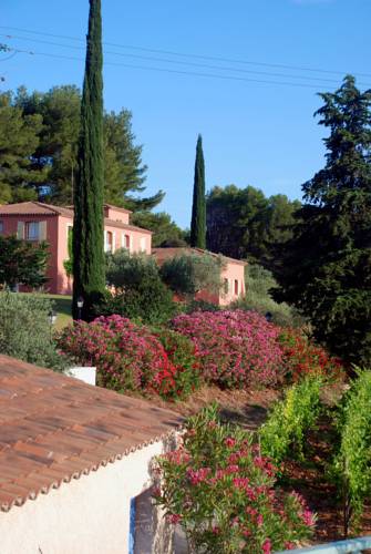 Domaine Rabiega : Hotel proche de Trans-en-Provence