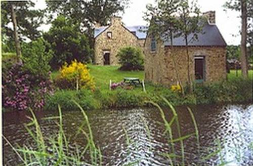 Au Pont Ricoul : Chambres d'hotes/B&B proche de Combourg