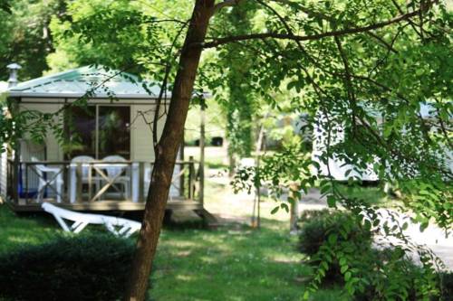 Camping les Fayards : Residence proche de La Malène