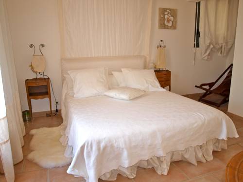Le relais d'Angélique : Chambres d'hotes/B&B proche de Saint-Christol