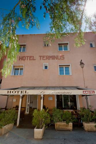 Hotel Le Terminus : Hotel proche de Collobrières