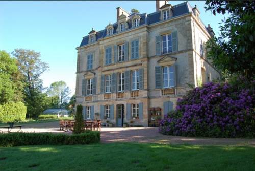 Chateau de Lesvault : Chambres d'hotes/B&B proche de Villapourçon