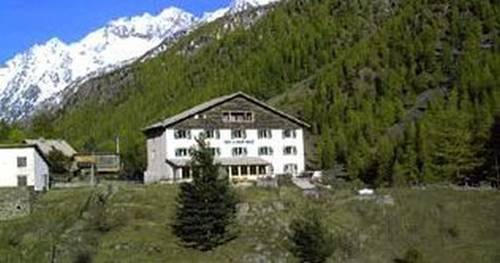 Hotel du Grand Capelet : Hotel proche de Fontan