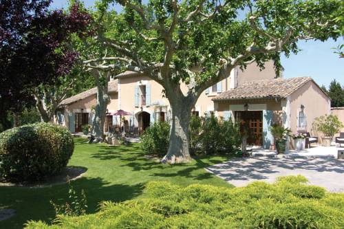 Villa Mas St Jean : Chambres d'hotes/B&B proche de Châteauneuf-de-Gadagne