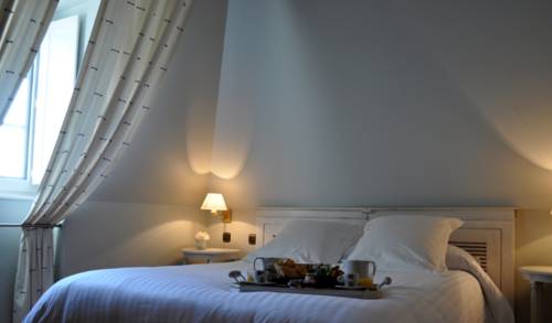 Inter-Hotel La Reine Jeanne : Hotel proche de Bellocq