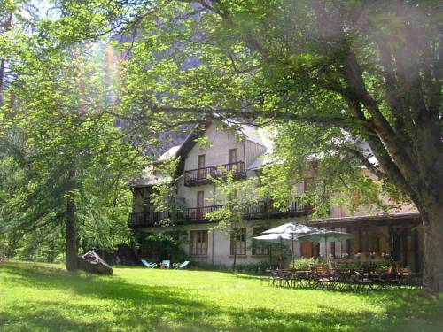 Châlet Hôtel d'Ailefroide : Hotel proche de L'Argentière-la-Bessée