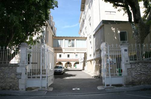 Résidence Les Cordeliers : Residence proche de Barbentane