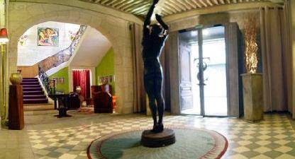 Hotel Saint Trophime : Hotel proche d'Arles