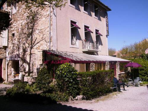 Hôtel Le Coq Hardi : Hotel proche de Monteux