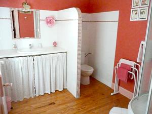 Chambres d'hotes/B&B La Maison du Parc : Chambre Lit King-Size - Vue sur Piscine 