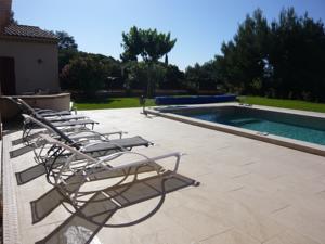 Hebergement Gite Les Cayennes : Chambre Double - Vue sur Parc