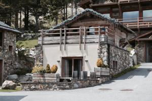 Hebergement Les Chalets Secrets : Chalet Ankaa (4 Adultes + 1 Enfant)