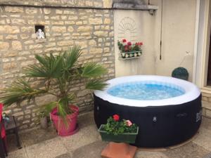 Hebergement Maison le trefle : Chambre Double avec Salle de Bains Commune