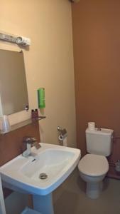 Hotel Les Fauvettes : Chambre Lits Jumeaux - Vue sur Montagne