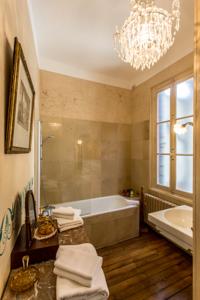 Chambres d'hotes/B&B Hotel de Panette - Un Chateau en Ville : photos des chambres