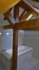 Chambres d'hotes/B&B CHATEAU LA SERVAYRIE - Chambre d'hotes : Chambre Double avec Baignoire Spa