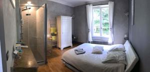 Hebergement le petit Roche : Chambre Double avec Salle de Bains Privative