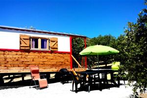 Hebergement Roulotte a qques km de Carcassonne : photos des chambres