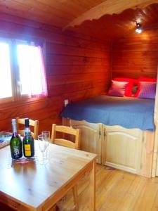 Hebergement Roulotte a qques km de Carcassonne : photos des chambres