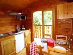 Hebergement Roulotte a qques km de Carcassonne : photos des chambres