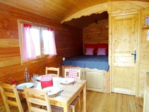 Hebergement Roulotte a qques km de Carcassonne : photos des chambres