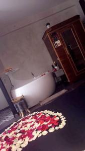 Chambres d'hotes/B&B Home and Spa : Suite Lit King-Size avec Baignoire Spa