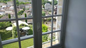 Chambres d'hotes/B&B Chambres d'hotes Art et Remparts : Chambre Double avec Salle de Bains Privative