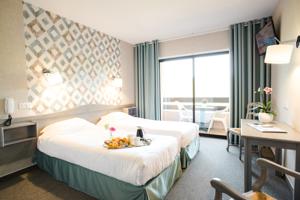 Logis Hotel La Porte des Cevennes : Chambre Double ou Lits Jumeaux avec Vue