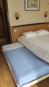 Hotel Nancy Sud Vandoeuvre : Chambre Double avec Lit d'Appoint