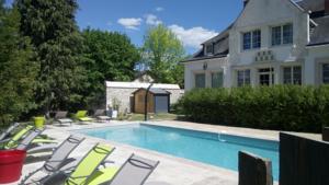 Hebergement Chambres des Coteaux : Chambre Familiale - Vue sur Jardin