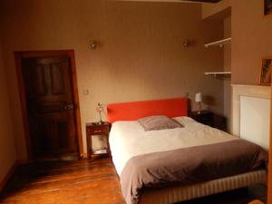Chambres d'hotes/B&B Logis Saint-Hubert : Chambre Double avec Salle de Bains Privative
