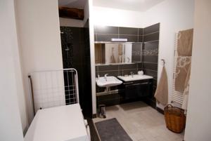 Chambres d'hotes/B&B Chambres d'Hotes des 2 Chenes : Maison 2 Chambres - Accessible aux Personnes à Mobilité Réduite