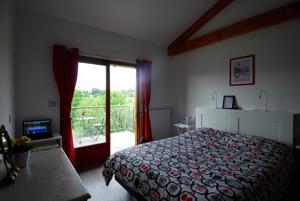 Chambres d'hotes/B&B Chambres d'Hotes des 2 Chenes : Chambre Double Confort avec Balcon