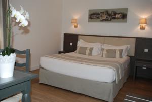 Hotel Les 3 Barbus : Chambre Double Supérieure avec Balcon
