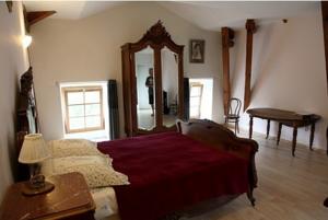 Hebergement Domaine du Vern : Chambre Lit Queen-Size 
