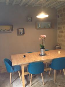 Appartement MAISON 2 APPTS et 1 CHAMBRE - CONCIERGERIE DE L'UZEGE : photos des chambres