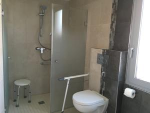 Hotel Versailles Chantiers : Chambre Lits Jumeaux pour Personnes à Mobilité Réduite