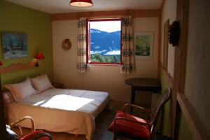Chambres d'hotes/B&B Chambres d'Hotes Le Serpolet : Chambre Double – Vue sur Lac