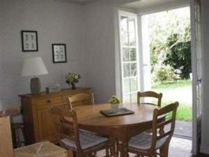 Hebergement House Saint pair sur mer maison mitoyenne en pierre de type f3 avec jardin non clos : photos des chambres