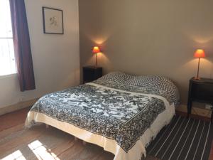 Chambres d'hotes/B&B La Cour D'ete : Chambre Double - Vue sur Piscine