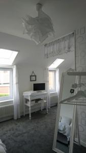 Hebergement A La Dolce Vita : Chambre Triple Confort avec Douche