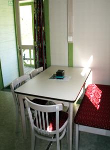 Hebergement Camping Domaine Sainte Madeleine : Chalet 2 Chambres