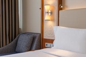 Hotel Crowne Plaza Paris - Neuilly : Chambre Double - Accessible aux Personnes à Mobilité Réduite avec Douche Accessible en Fauteuil Roulant