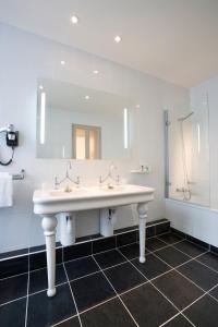 Hotel Mercure Rodez Cathedrale : Chambre Standard avec Un Lit Double