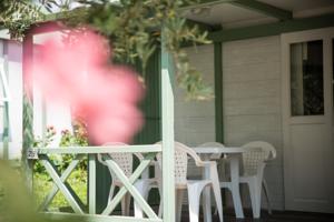 Hebergement Camping le Mas Fleuri : Bungalow Familial