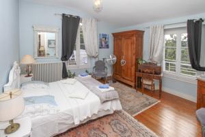 Chambres d'hotes/B&B Manoir des Turets : Chambre Double – Vue sur Lac