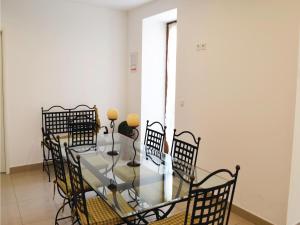 Hebergement Holiday home Les Eyzies 75 with Outdoor Swimmingpool : photos des chambres
